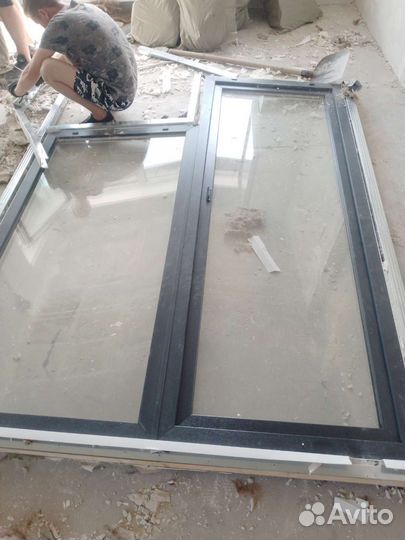 Балконная дверь с окном