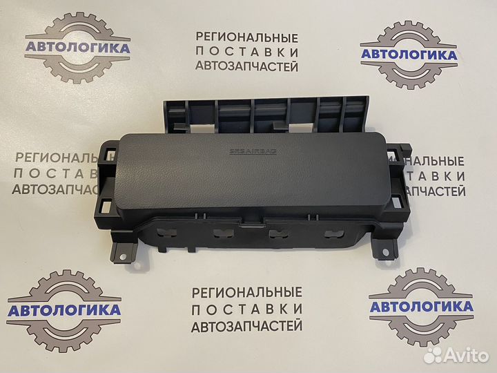 Крышка подушки безопасности Lexus NX в колени