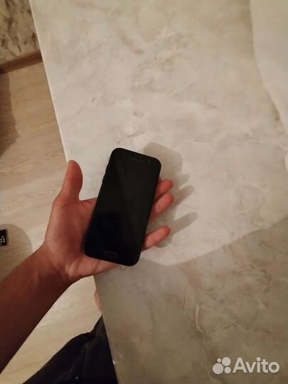 Телефон Samsung galaxy a5 2017