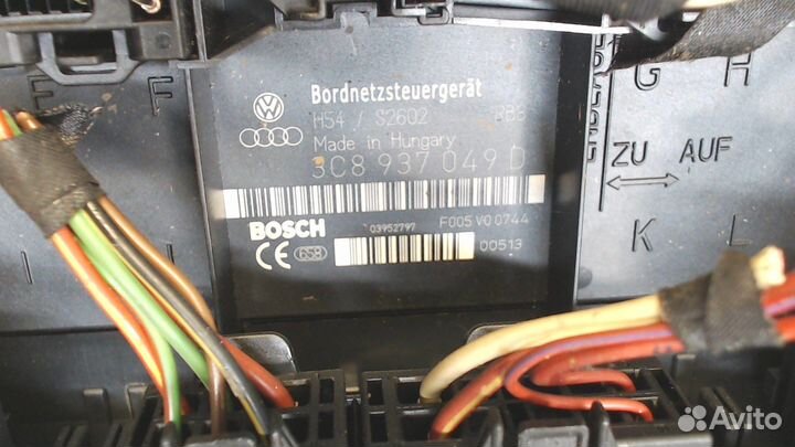 Блок реле Volkswagen Touran