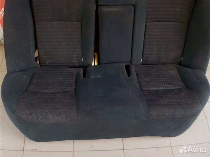 Сидение заднее Toyota Corolla ADE150 1zrfe 0748912