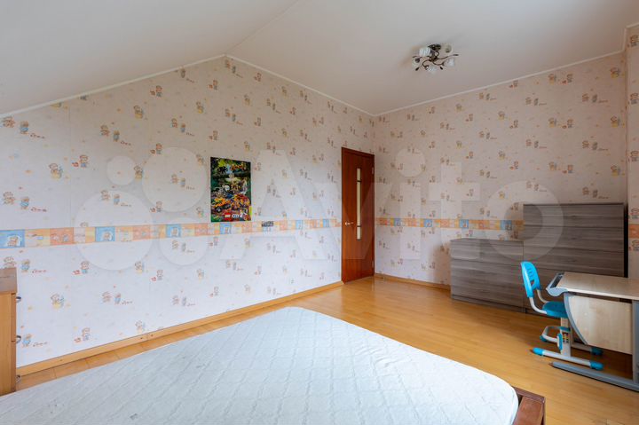 Дом 242 м² на участке 10 сот.