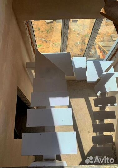 Г-образная лестница