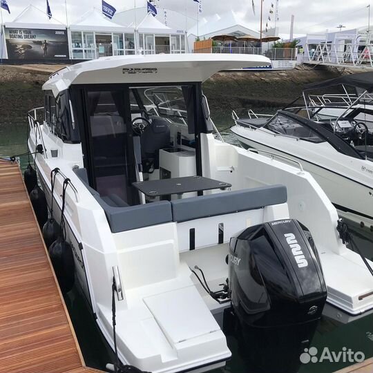 Катер Parker 760 Quest