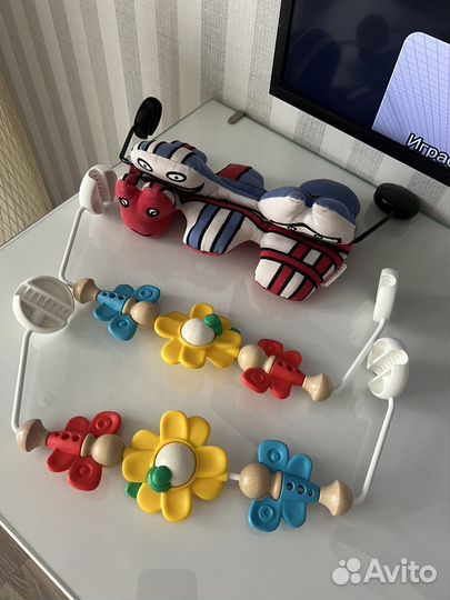 Игрушка babybjorn на шезлонг качалку baby bjorn