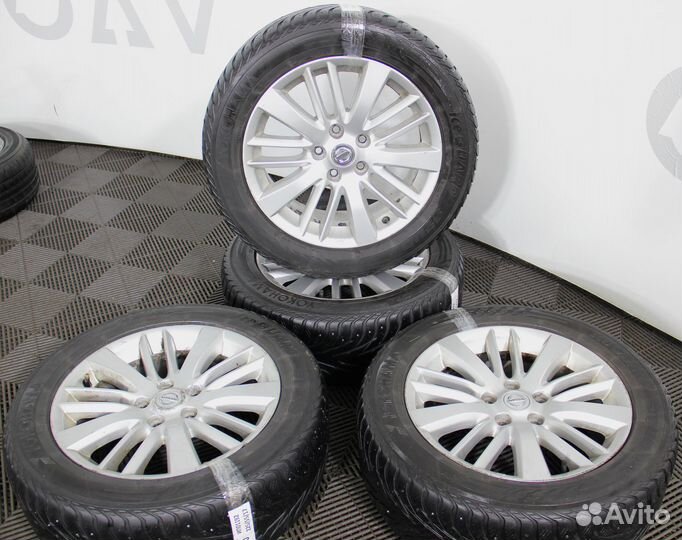 Комплект колес Nissan original 225/55R17 зима