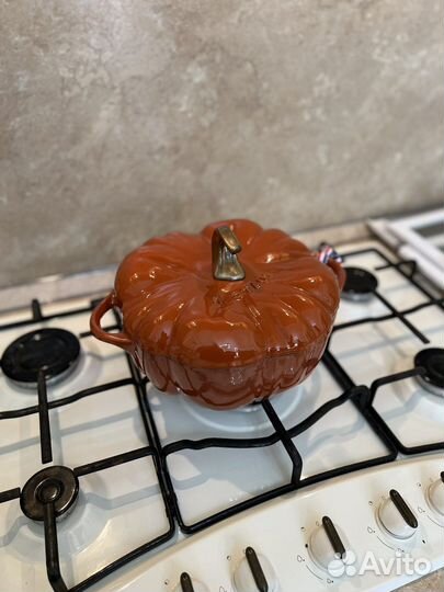 Кастрюля чугунная staub