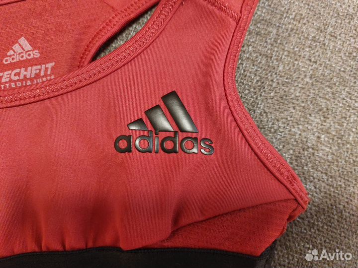 Спортивный топ adidas 104