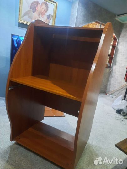 Компьютерный стол