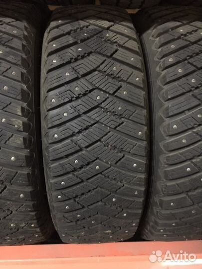 Goodyear UltraGrip Ice Arctic SUV 215/65 R17 99T