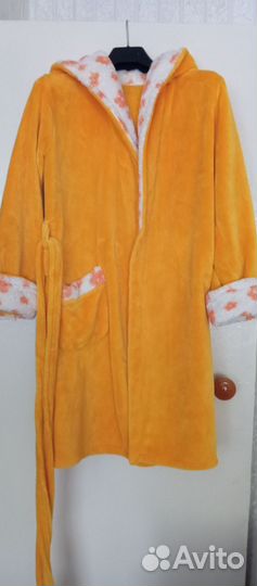 Халат велюровый с капюшоном