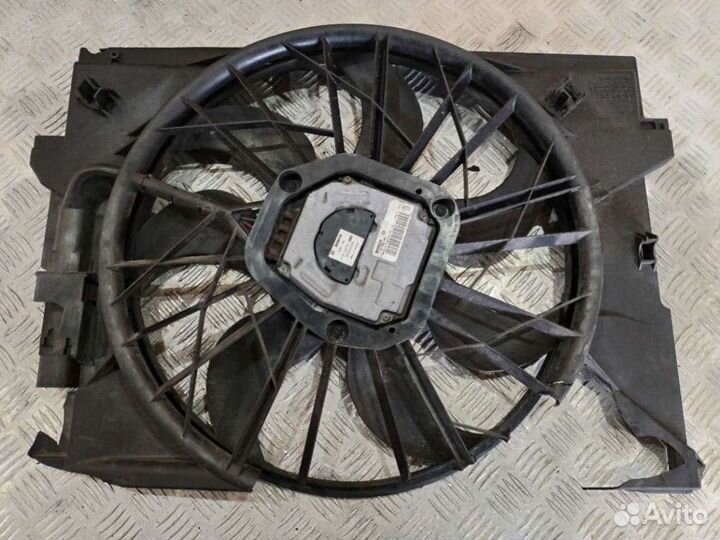 Вентилятор радиатора Mercedes-Benz E W211 31351035