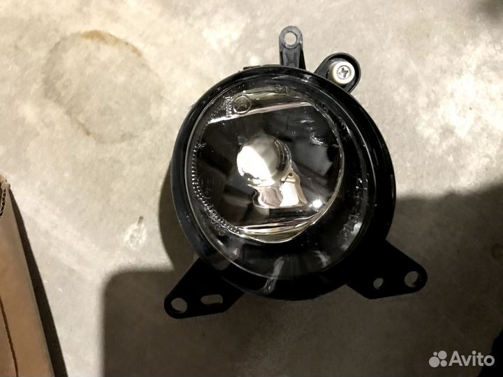 Фара противотуманная 2142040RUQ