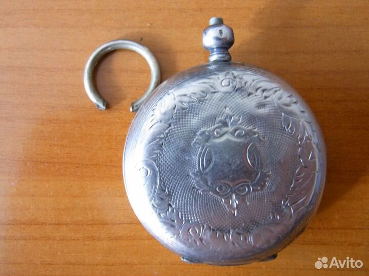 Серебряный корпус часов Тобиас