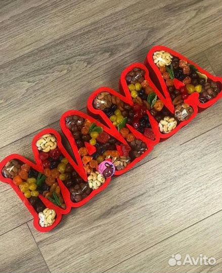 Набор орехов и сухофруктов для мамы