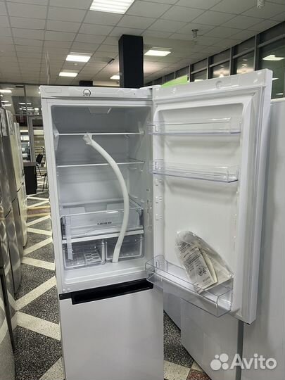 Холодильник Indesit DS 4180 W