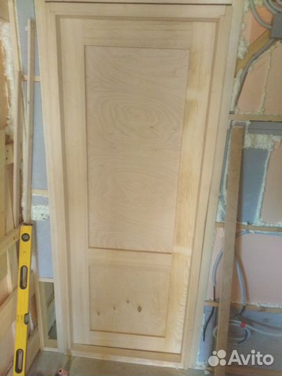 Входные теплые уличные двери в баню