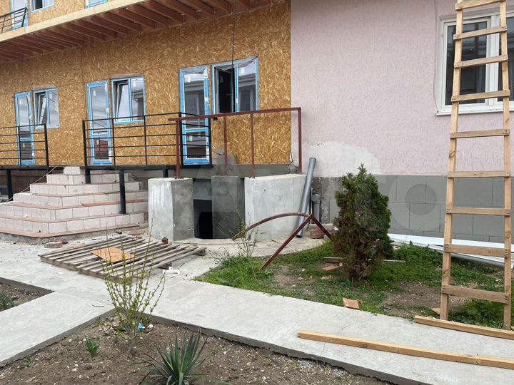 2-к. квартира, 65 м², 1/3 эт.