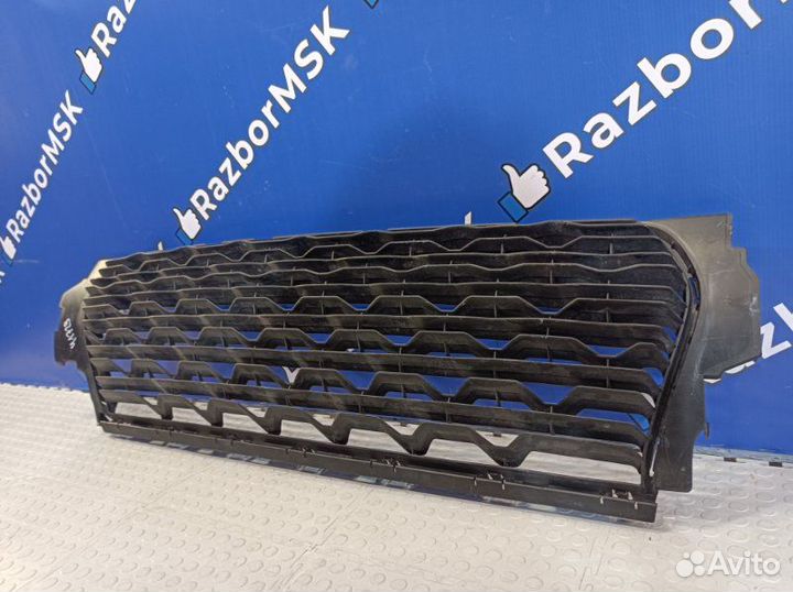 Решетка бампера передняя Renault Duster 2