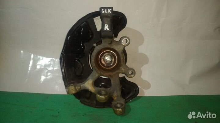 Кулак Mercedes GLK 204 передний левый