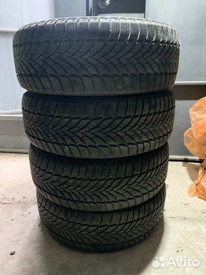 Goodyear UltraGrip Ice 2 235/55 R18 104T