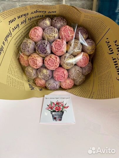 Розы и пионы из шоколада