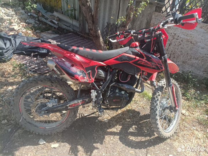 Продаю fxmoto yx300