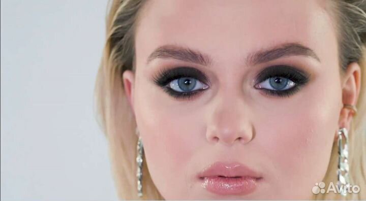 Макияж, причёска, локоны, хвост