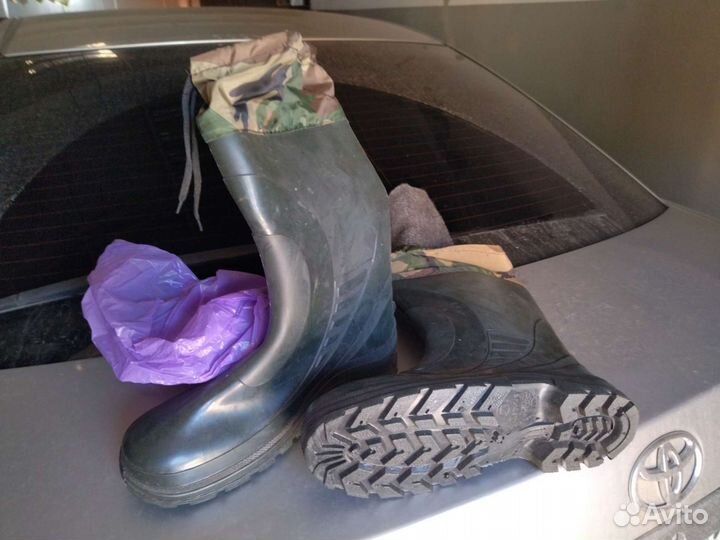 Резиновые сапоги с вкладышами 42размер