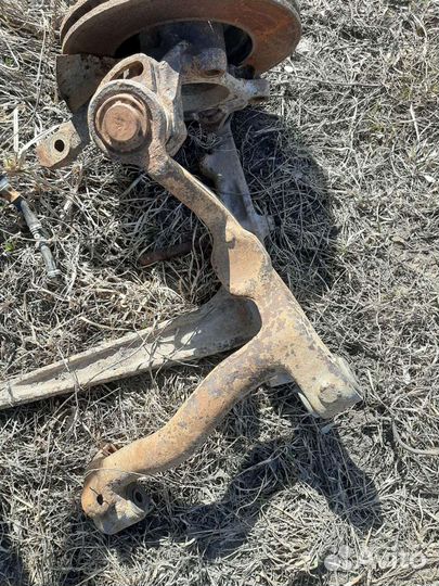 Рычаг передний верхний Volkswagen Transporter T4