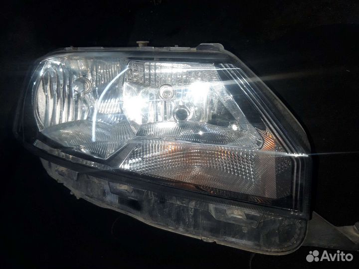 Фара правая skoda rapid оригинал