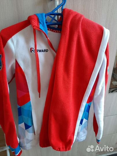 Спортивный костюм женский