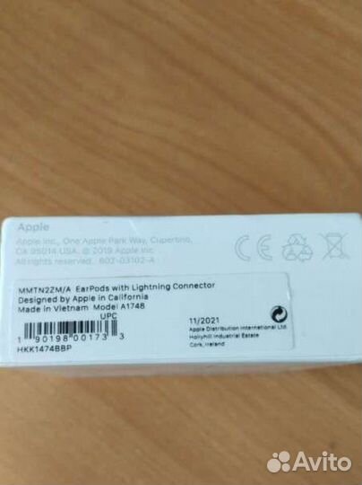 Наушники Earpods lightning Connector