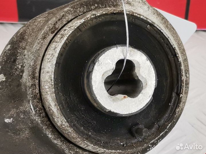 Рычаг передний правый Mercedes-Benz