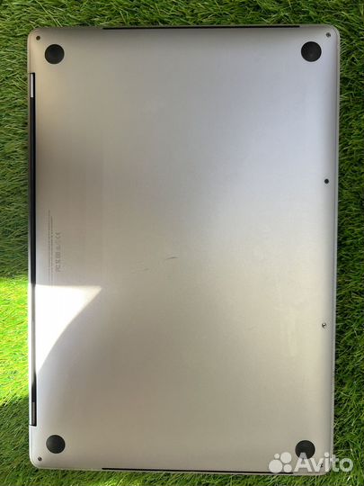 Топ MacBook Pro 15 2017 i7 512, ssd, video 2gb