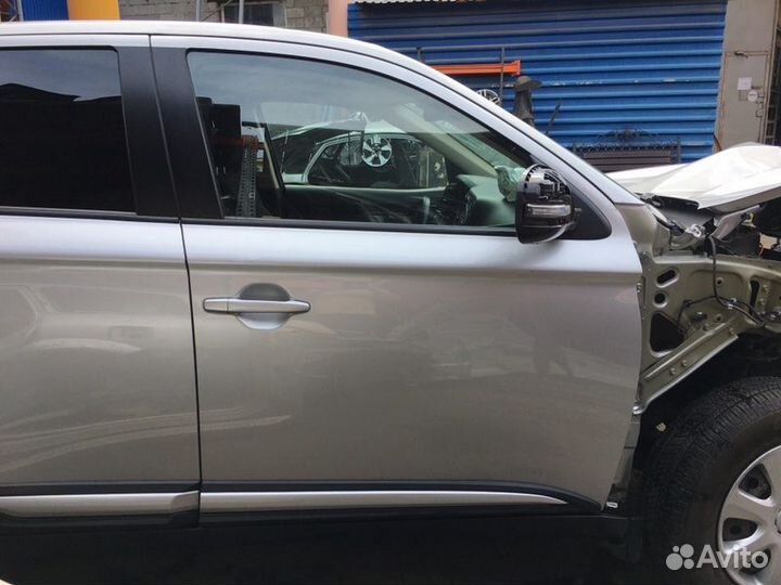 Дверь передняя правая Mitsubishi Outlander 3 GF