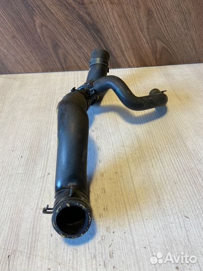 Трубка системы охлаждения Volkswagen Polo 6N1 AUA