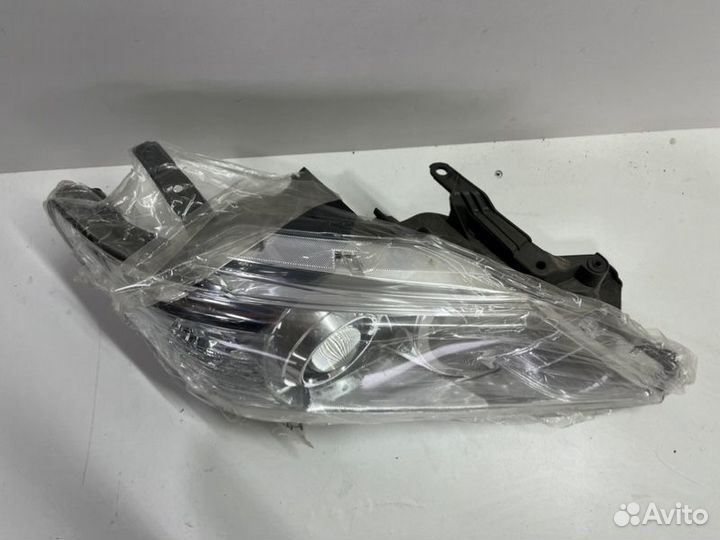 Фара ксенон передняя правая Toyota Camry V50