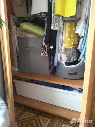 Шкафы, стеллаж, письменный стол с полками