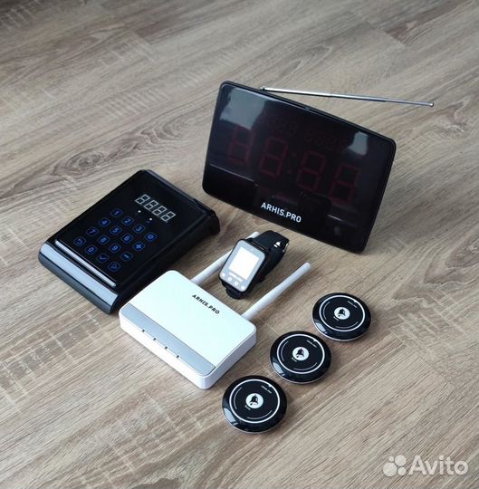 Кнопка вызова официанта, часы, табло, пуль, репите