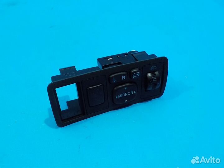 Переключатель регулировки зеркал toyota Avensis (T