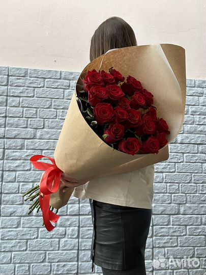 Букет 19 красных роз 70см