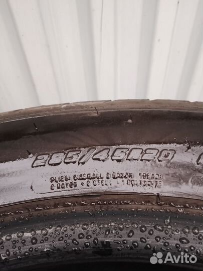 Goodyear Assurance ComforTred 285/45 R20