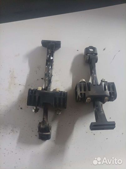 Ограничители дверей Opel Astra H