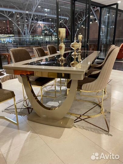 Стол и 8 стульев