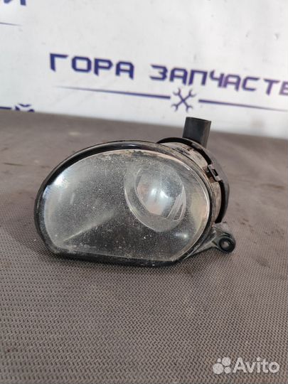 Правая противотуманная фара Audi A3 2 (8P)