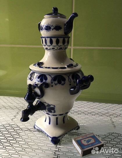 Самовар с чайничком Гжель