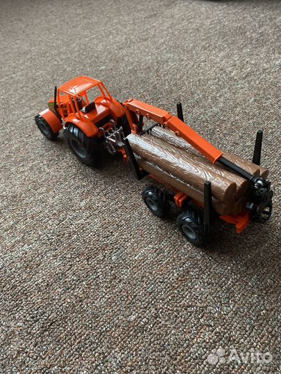 Трактор лесовоз