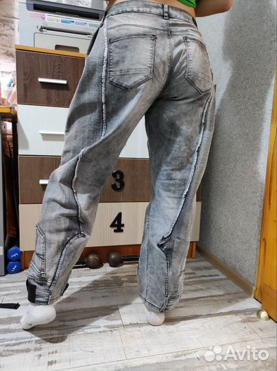 Джинсы женские широкие