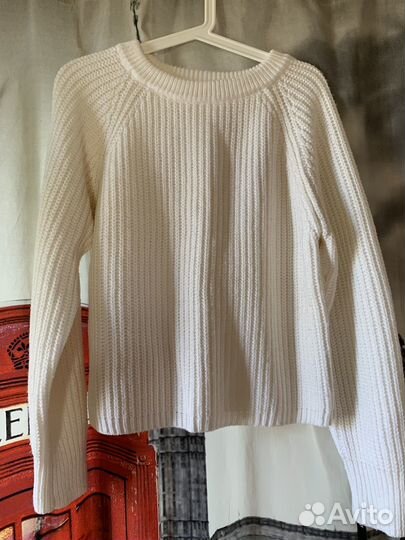 Свитер шерстяной женский